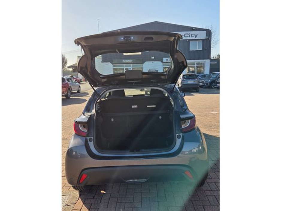 2023 Hyundai i10 - image 13