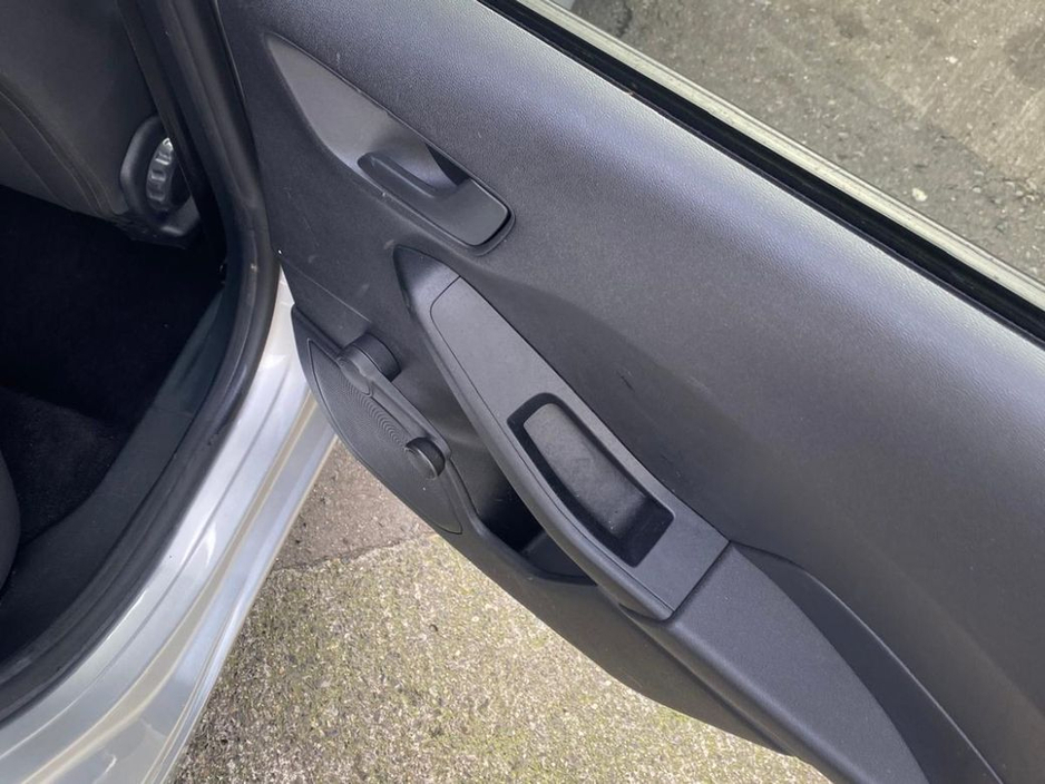 2021 Ford Fiesta - image 31