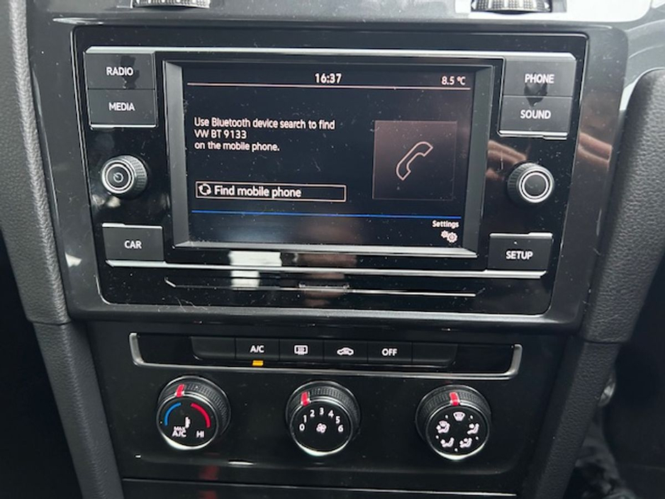 2019 Volkswagen Golf - image 8