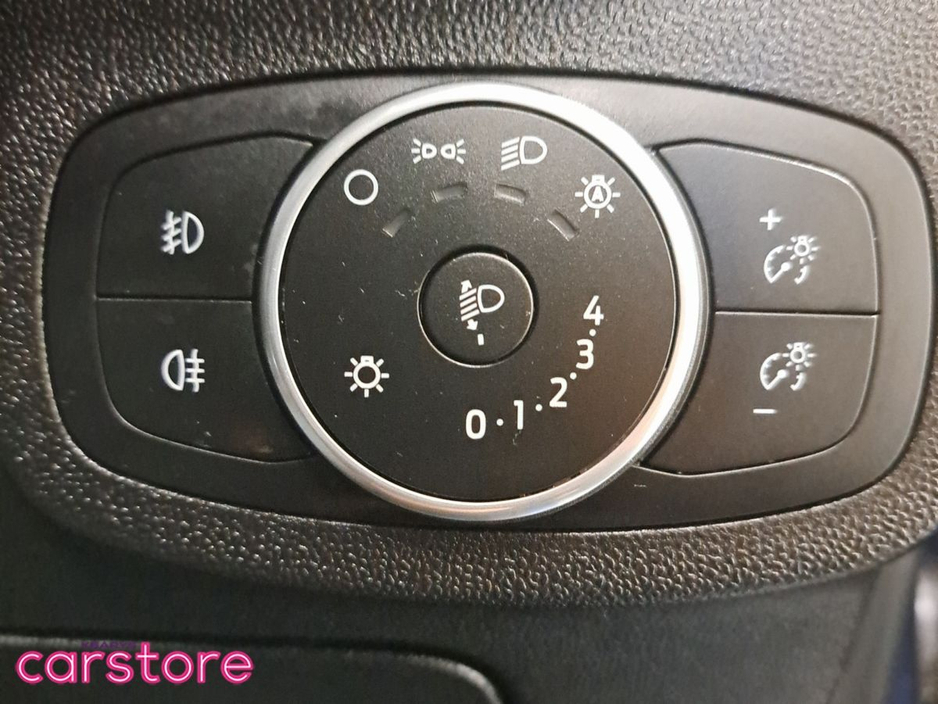 2020 Ford Fiesta - image 18