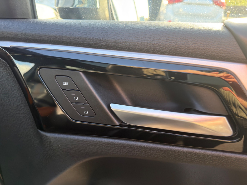 2023 Mitsubishi Outlander - image 21