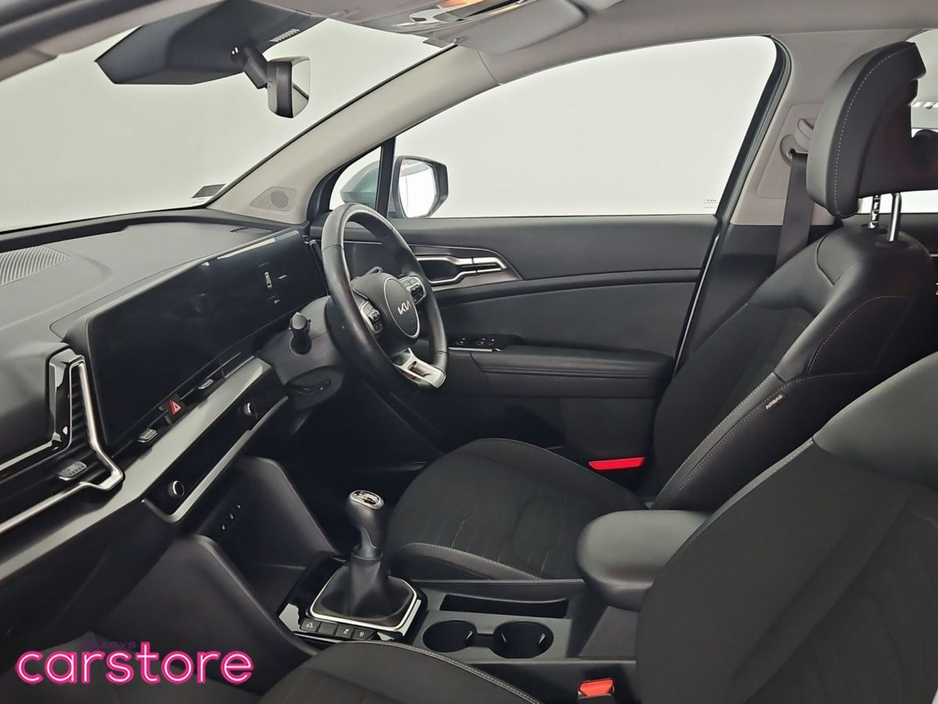 2022 Kia Sportage - image 12