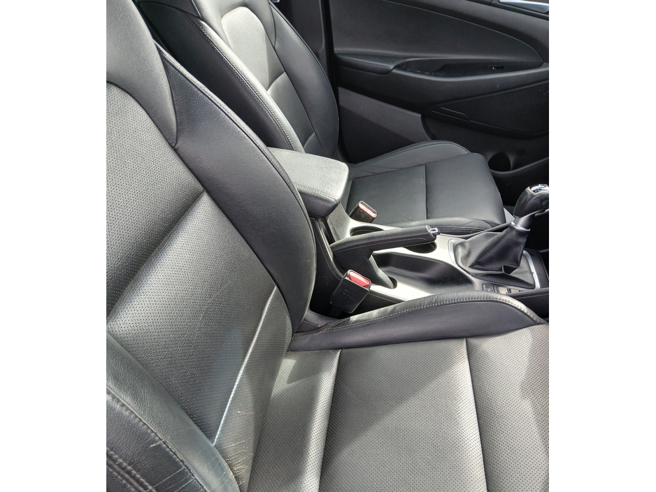 2017 Hyundai Tucson - image 5