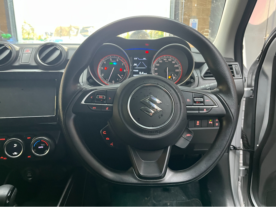 2022 Suzuki Swift - image 7