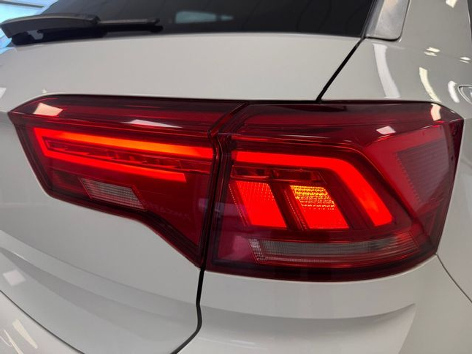 2020 Volkswagen T-Roc - image 20