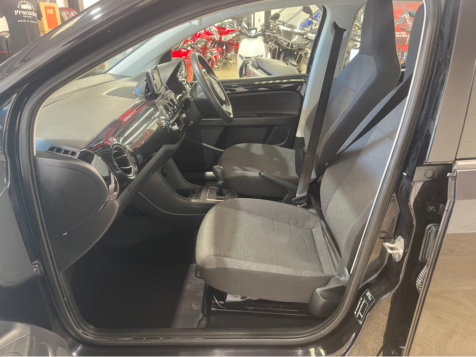 2014 Volkswagen up! - image 13