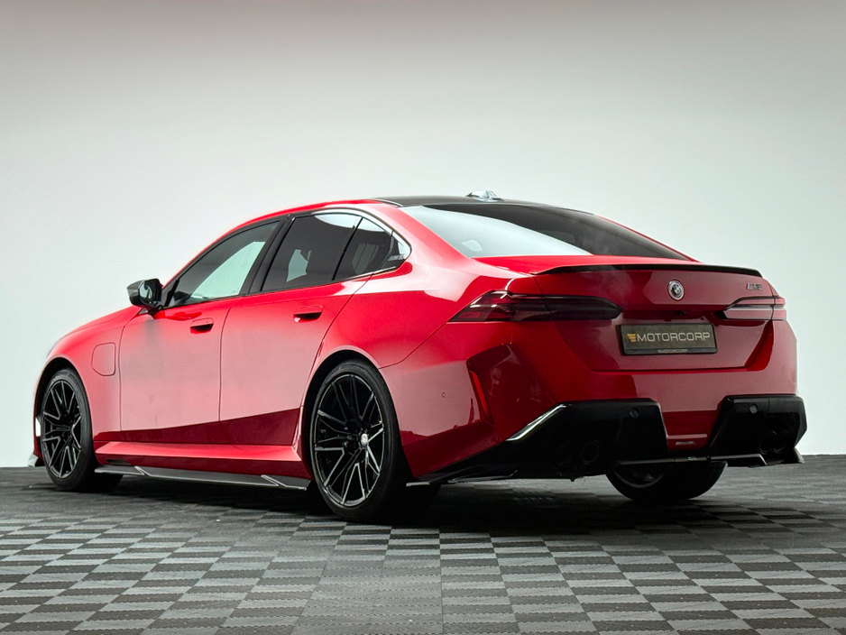 2025 BMW M5 M5 4.4 727HP INDV ROSSO CORSA €139,990