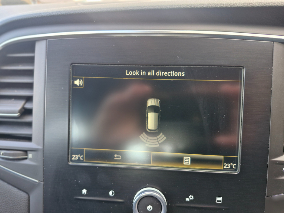 2019 Renault Megane - image 15