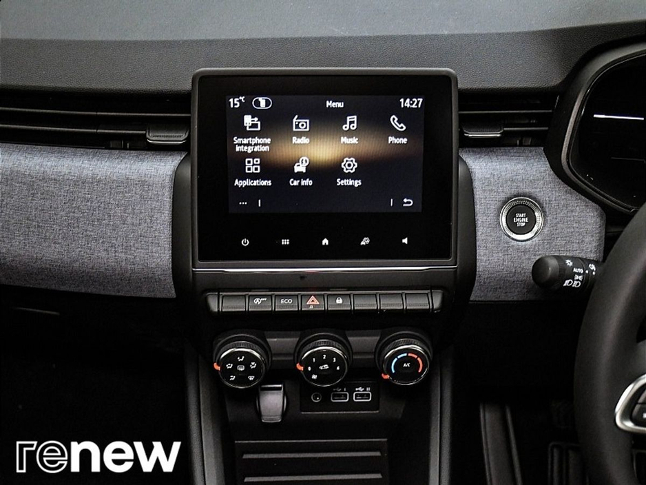 2025 Renault Clio - image 26