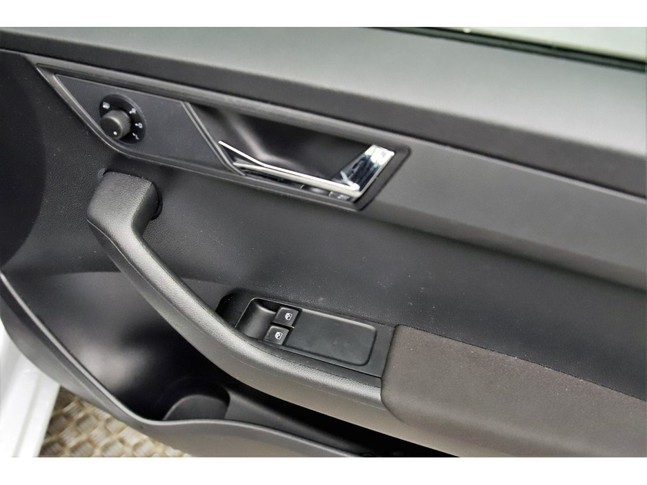 2020 Skoda Fabia - image 23