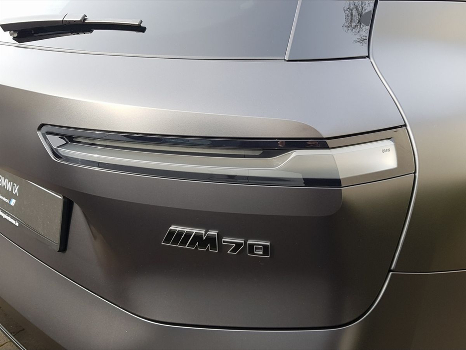 2026 BMW iX - image 18