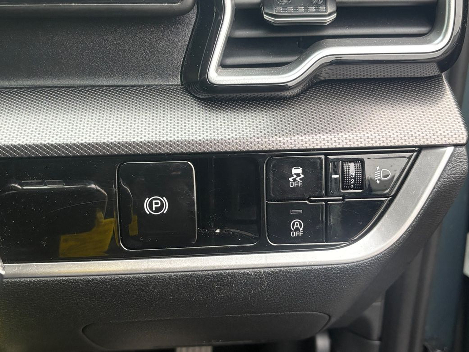 2025 Kia Sportage - image 6