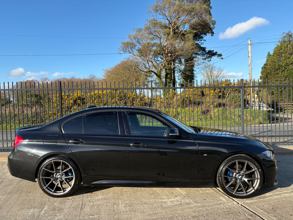 2018 BMW 3 Series - image 12