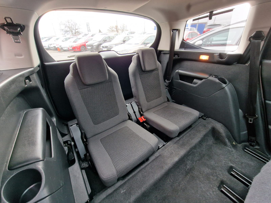 2016 Peugeot 5008 - image 11