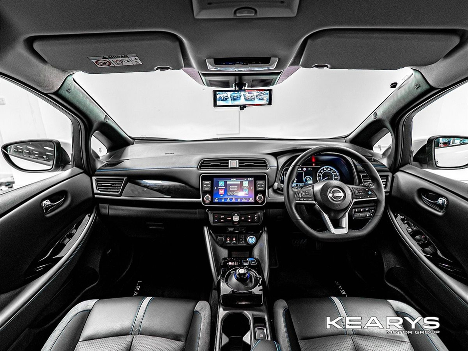 2025 Nissan Leaf - image 10