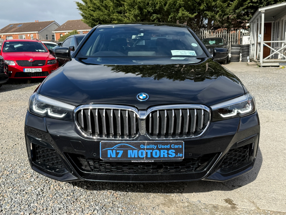 2022 BMW 5 Series - image 8