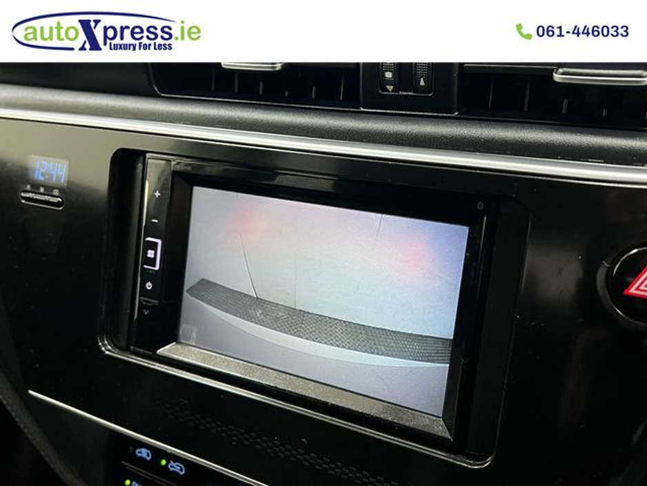 2016 Toyota Auris 1.8 Automatic, Hybrid, Reversing camera €12,895