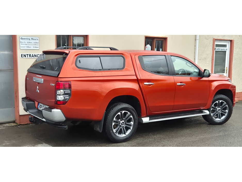 2020 Mitsubishi L200 - image 4