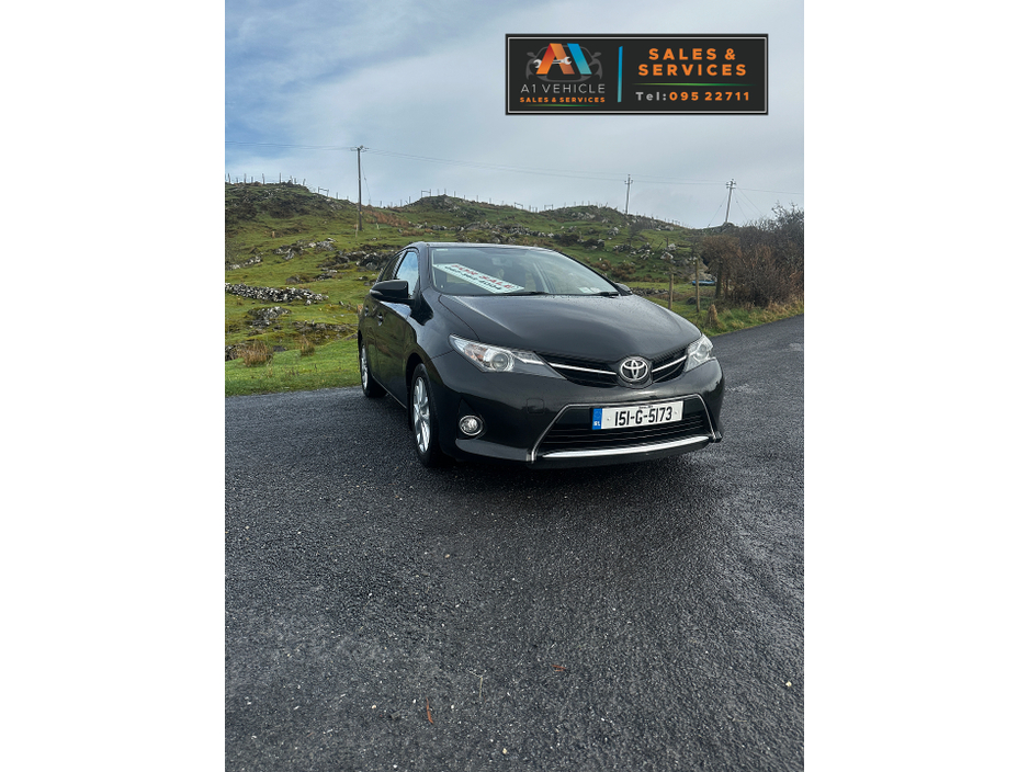 2015 Toyota Auris - image 5