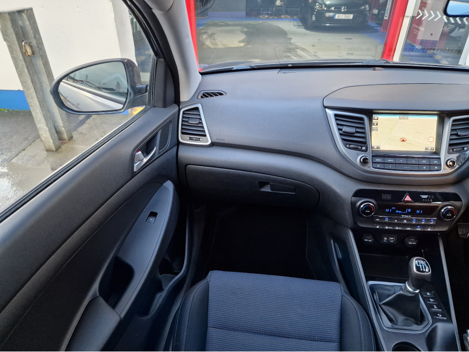 2015 Hyundai Tucson 2.0 CRDI SE NAV-LOW MILEAGE-NEW NCT €12,450