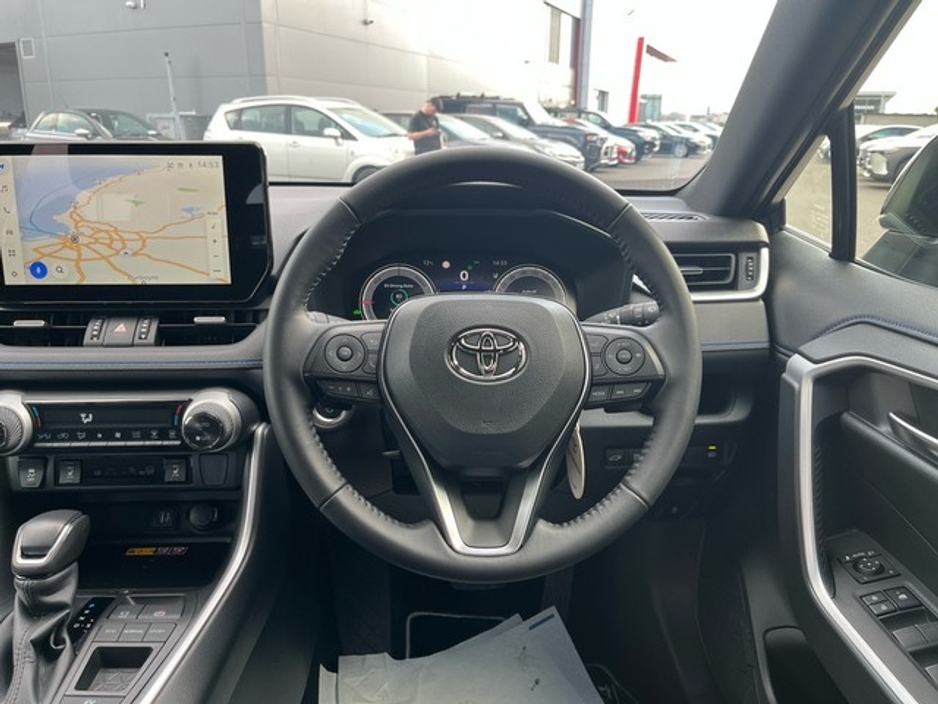 2025 Toyota Rav4 - image 9
