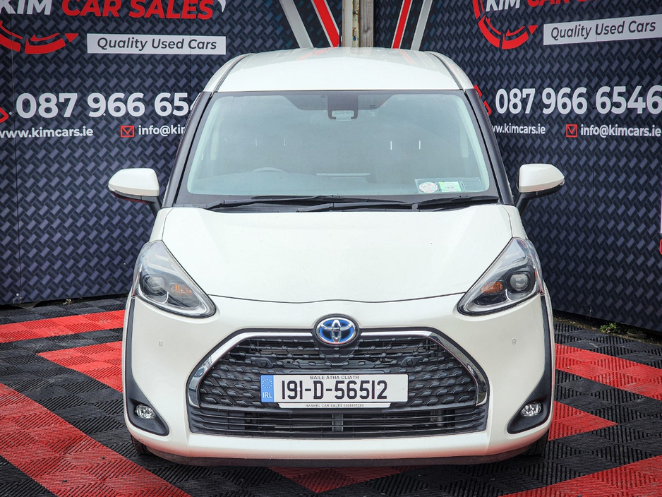 2019 Toyota Sienta - image 6