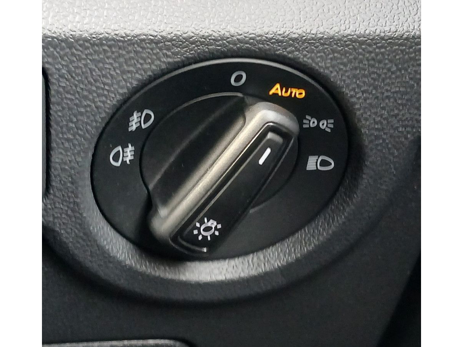 2024 Volkswagen T-Cross - image 11