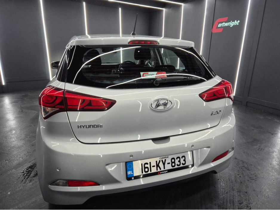 2016 Hyundai i20 - image 15