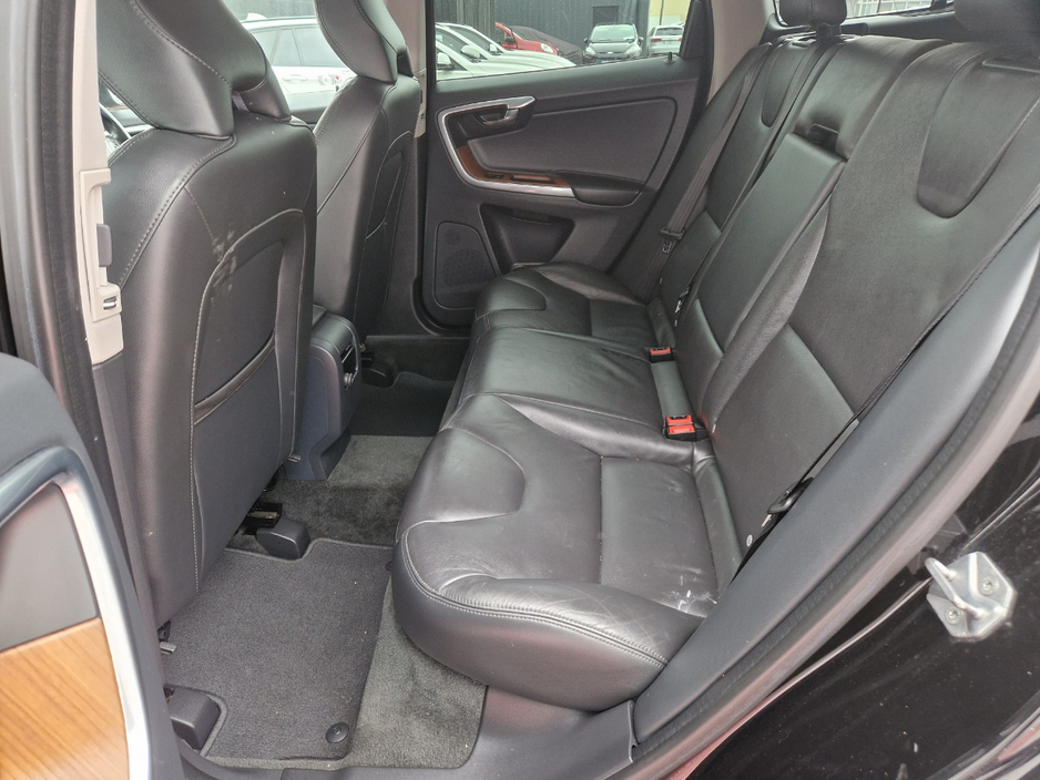2015 Volvo XC60 - image 20