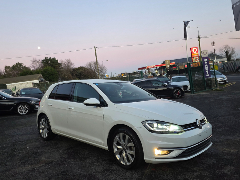 2017 Volkswagen Golf ( 172 REG ) HIGHLINE 1.4 MK7.5 SAT NAV PACK - VIRTUAL CLOCKS -REVERSE CAMERA - NAVIGATION - CARPLAY - ANDROID AUTO- BLIND SPOT REAR TRAFFIC ASSIST - DISCOVER PRO €17,950