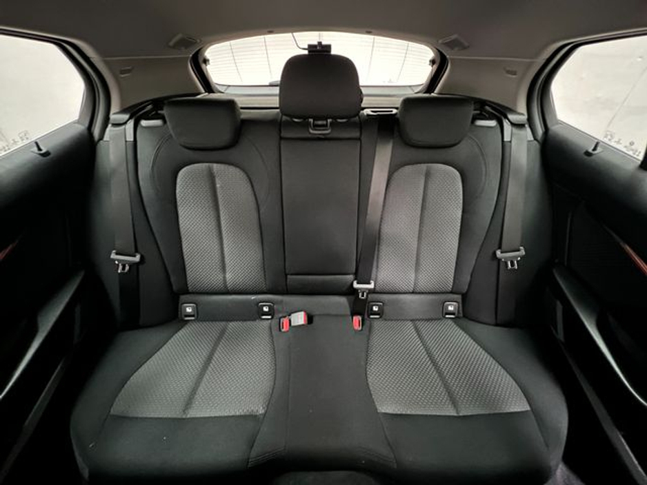 2020 BMW 1 Series - image 20