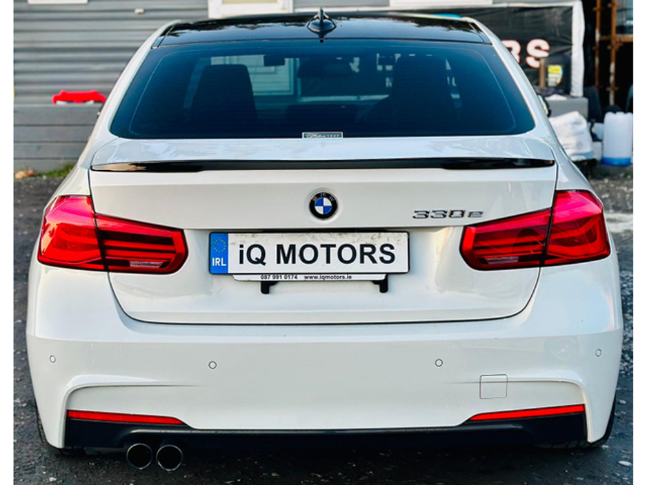 2016 BMW 3 Series - image 8