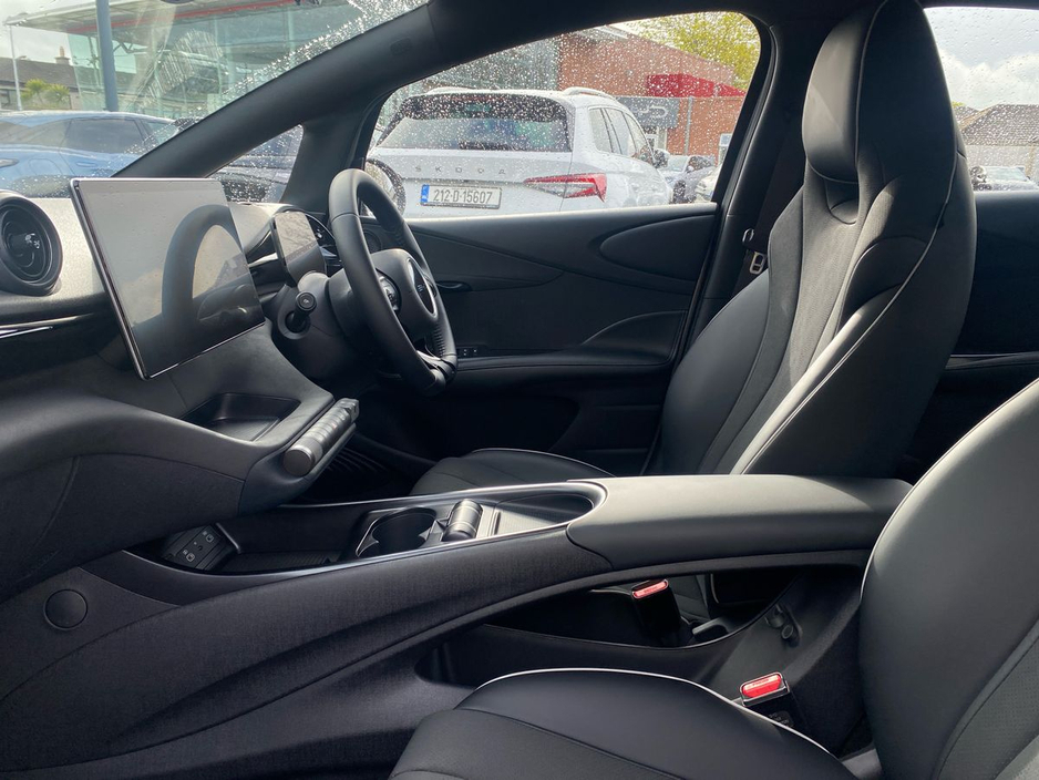 2025 BYD Dolphin - image 14