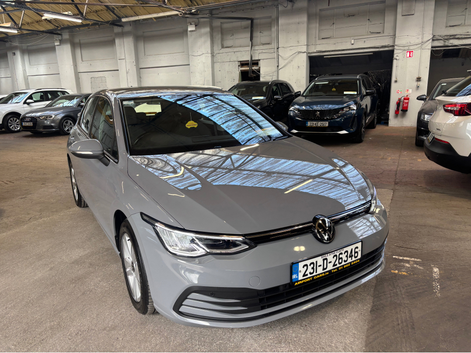 2023 Volkswagen Golf - image 17