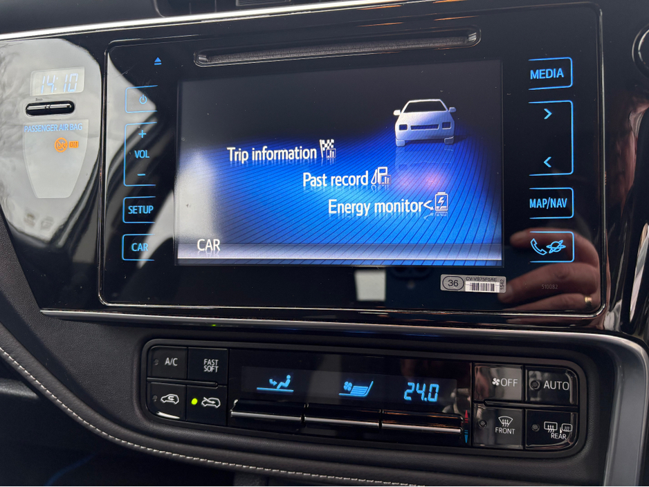 2017 Toyota Auris HYBRID LUNA *Full Toyota Service History…AA Approved…Irish Car* €13,950