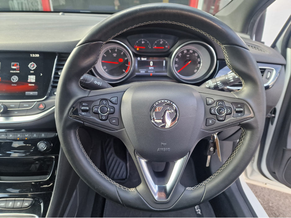 2017 Opel Astra - image 13