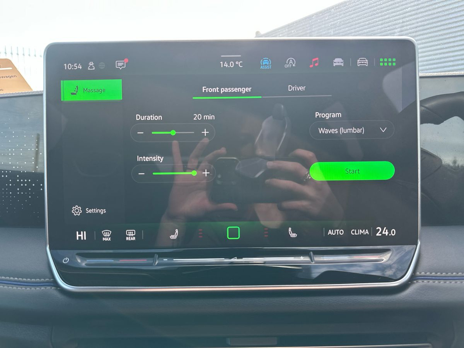 2025 Volkswagen Tiguan - image 21