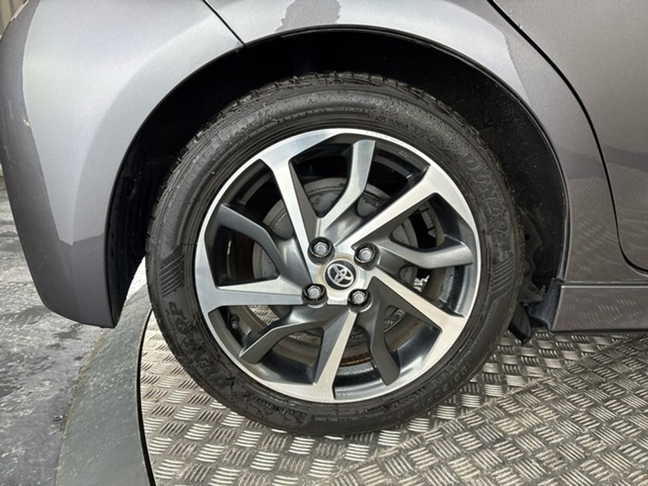 2019 Toyota Yaris HYBRID GR SPORT €17,950