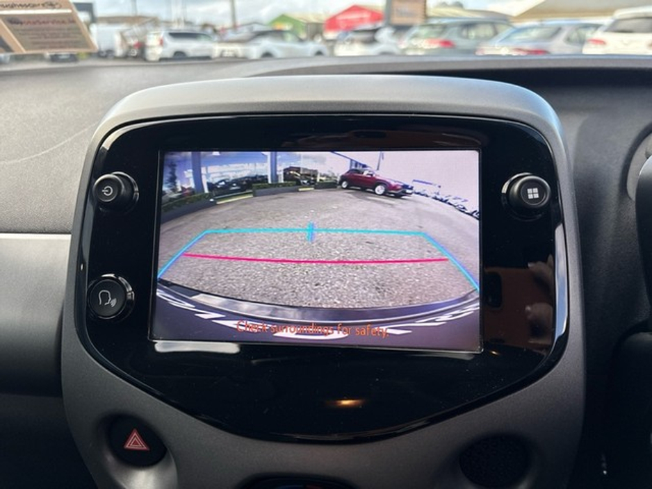 2021 Toyota Aygo - image 14