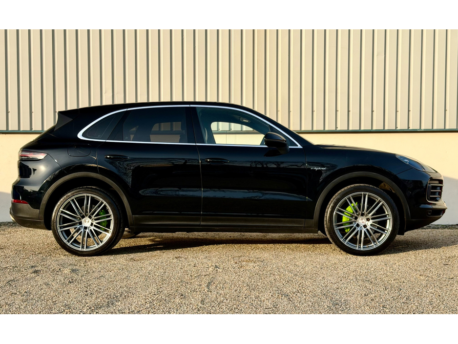 2020 Porsche Cayenne - image 6