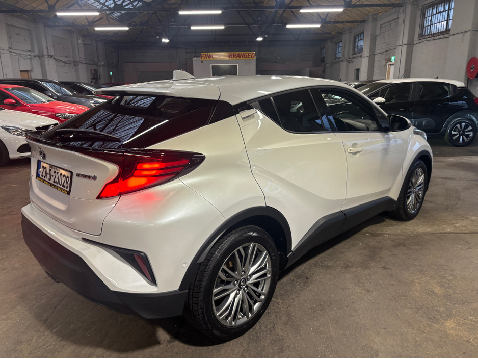 2023 Toyota C-HR HYBRID SOL 4DR AUTO €24,499
