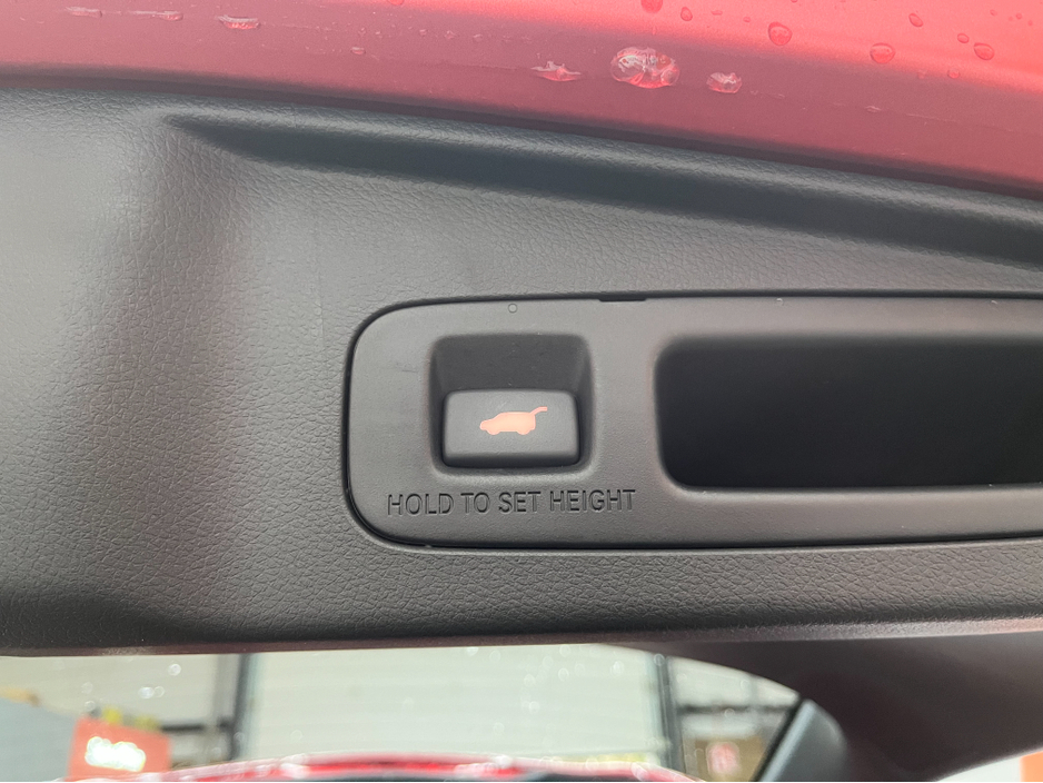 2018 Honda CR-V €24950 2018 HONDA CR-V EX HYBRID MASTERPIECE 2.0 / CRUISE CONTROL / REVERSE CAMERA / ELECTRIC MEMORY & HEATED SEATS / PADDLE SHIFTERS / PANORAMIC SUNROOF €24,950