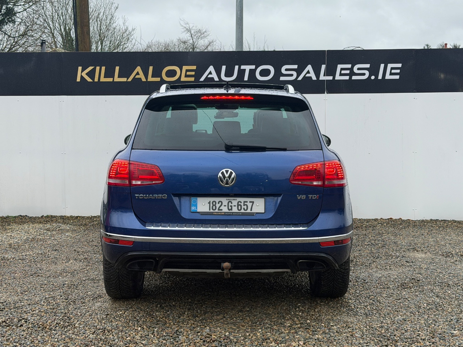 2018 Volkswagen Touareg - image 8