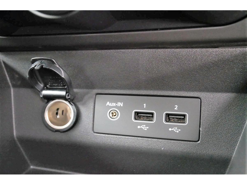 2022 Renault Clio - image 22