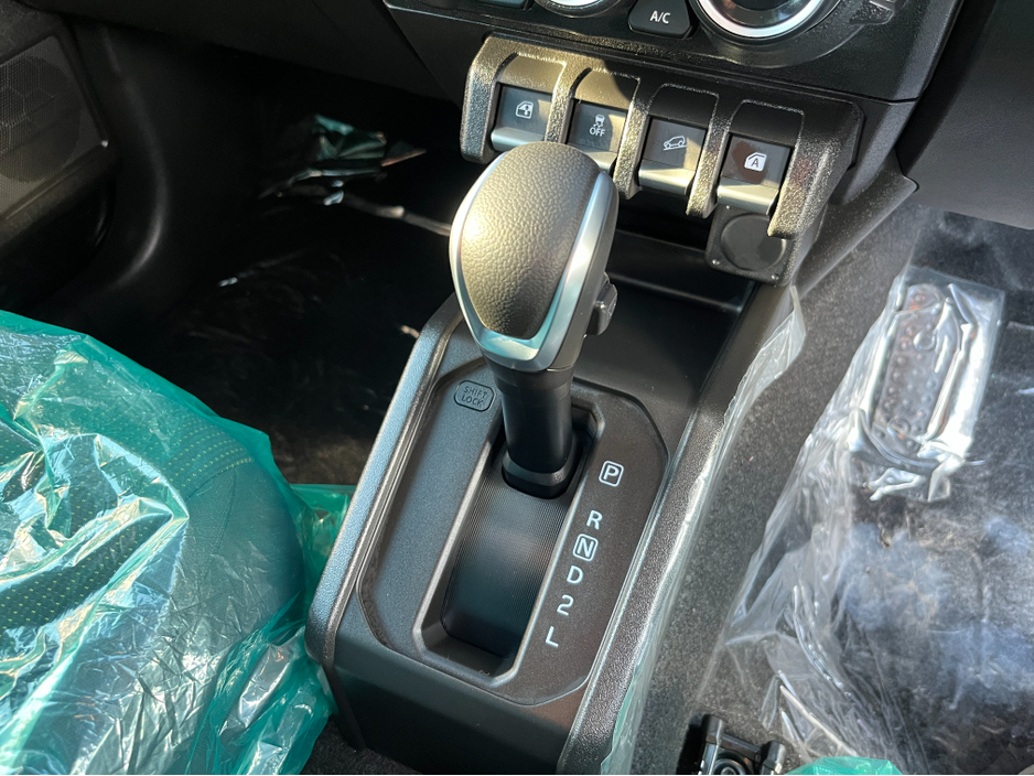 2025 Suzuki Jimny - image 18