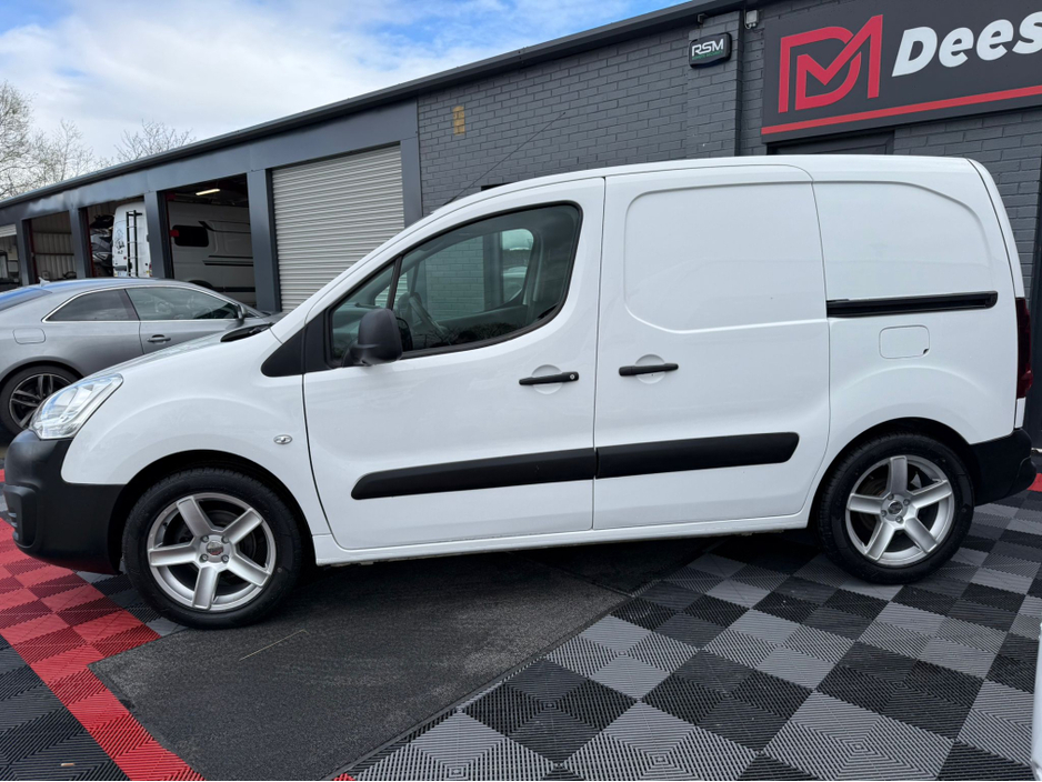 2018 Citroen Berlingo - image 14