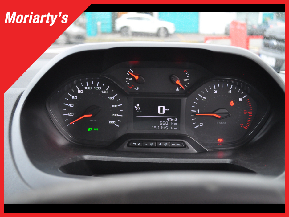 2020 Peugeot Partner - image 10