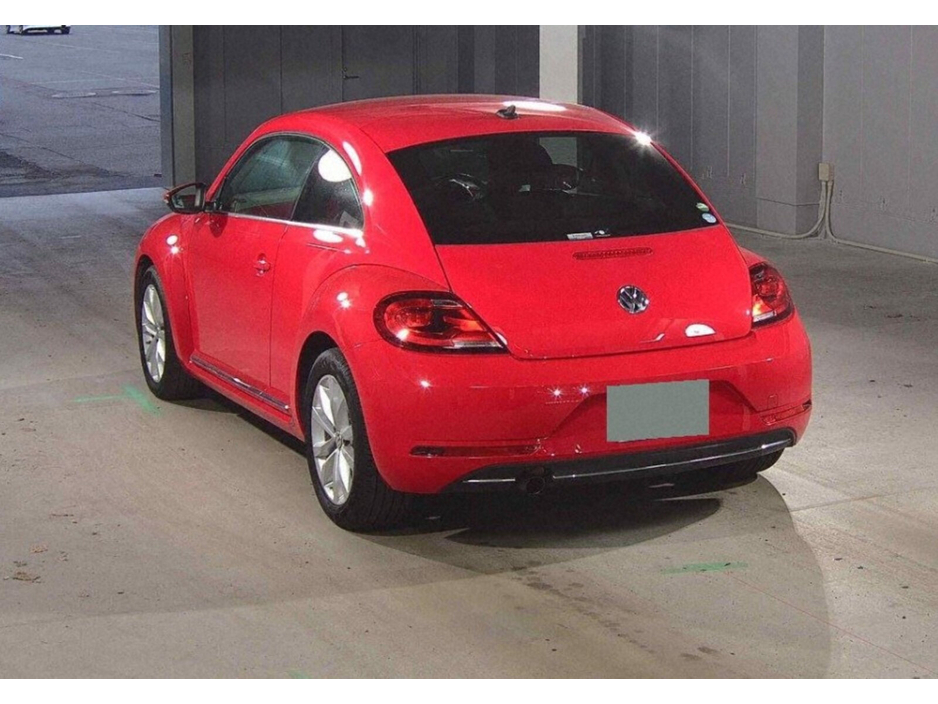 2017 Volkswagen Beetle - image 4