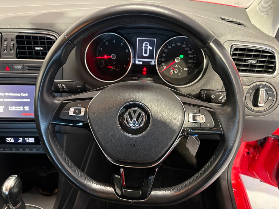 2016 Volkswagen Polo - image 4