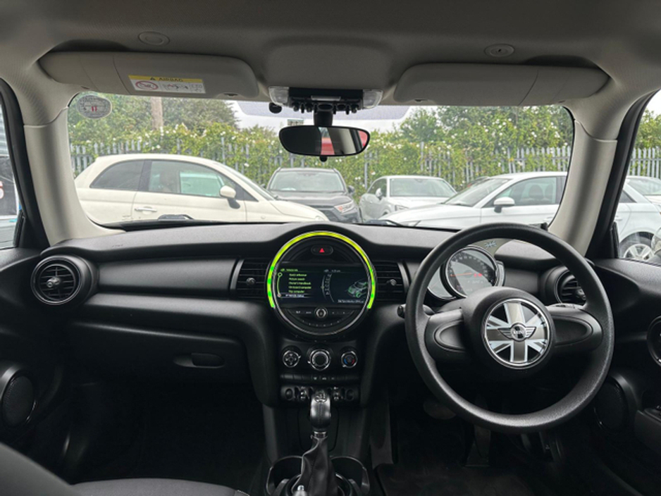 2017 MINI Cooper - image 15